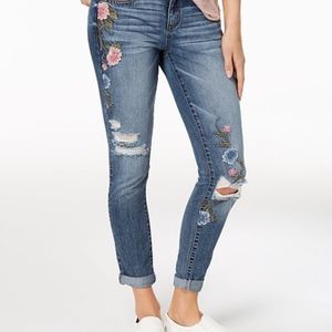 Vintage Embroidered jeans juniors